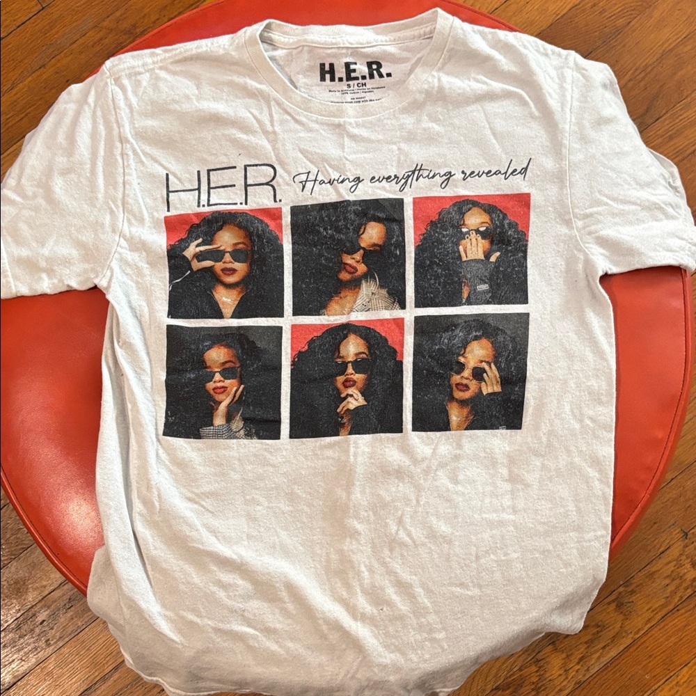 White Graphic Tee - Short Sleeve